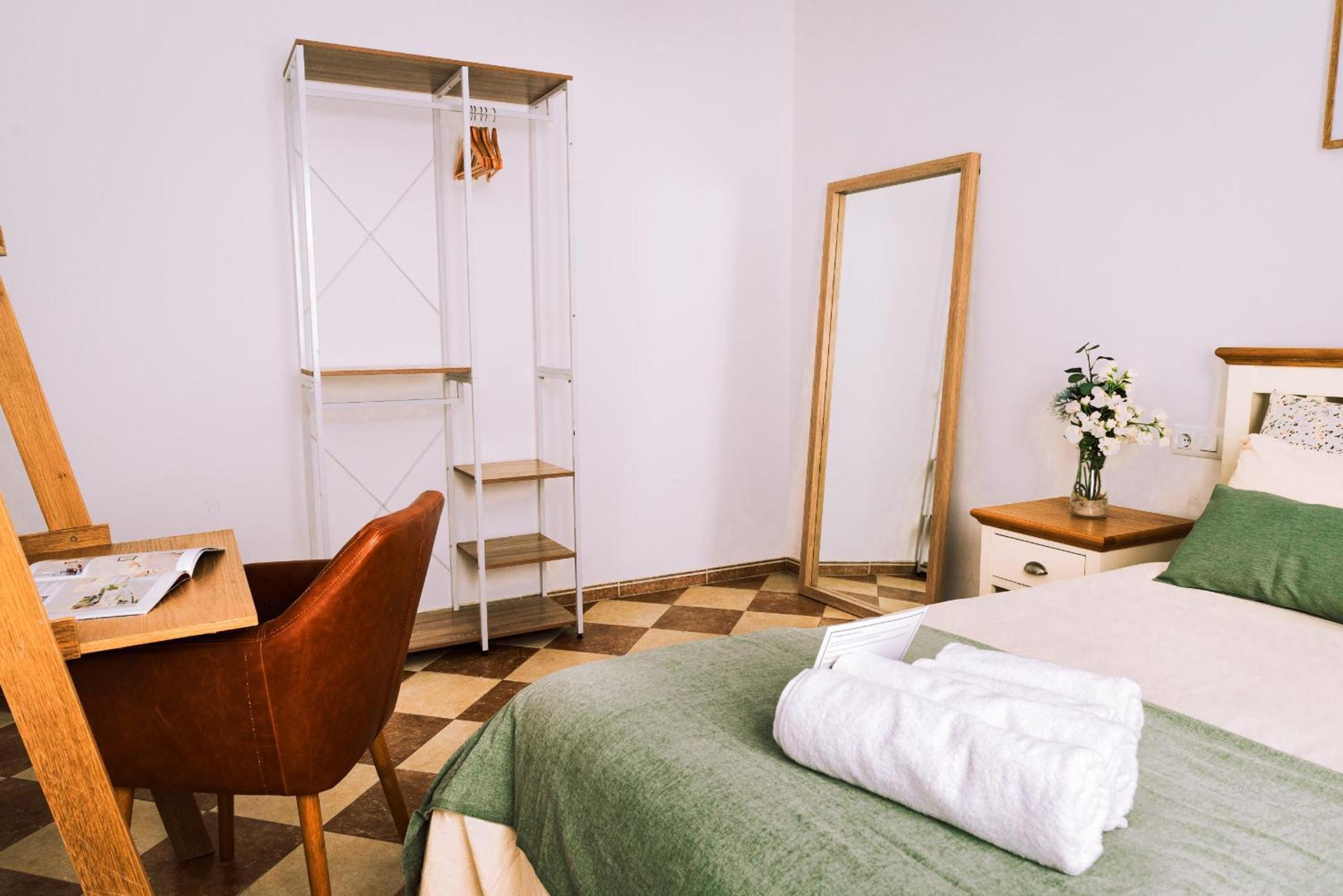Echo Suites Nervion Sevilla Buitenkant foto