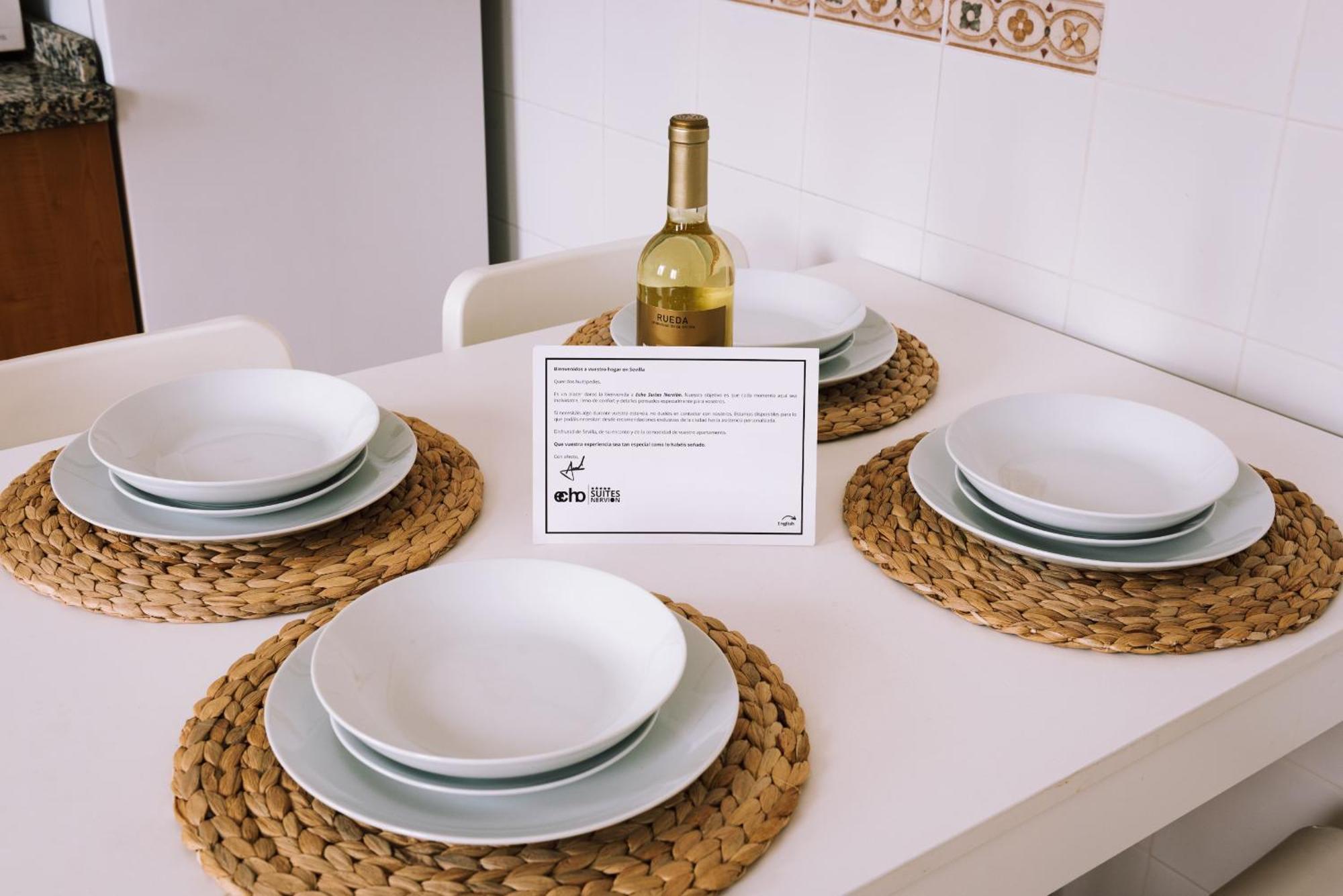 Echo Suites Nervion Sevilla Buitenkant foto