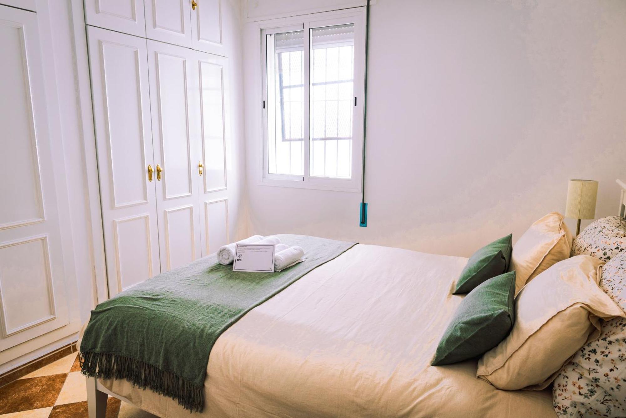 Echo Suites Nervion Sevilla Buitenkant foto